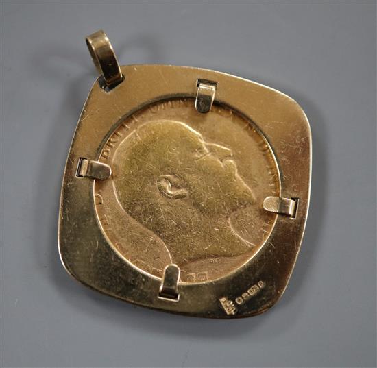 An Edward VII 1904 gold full sovereign, in 9ct gold pendant mount.